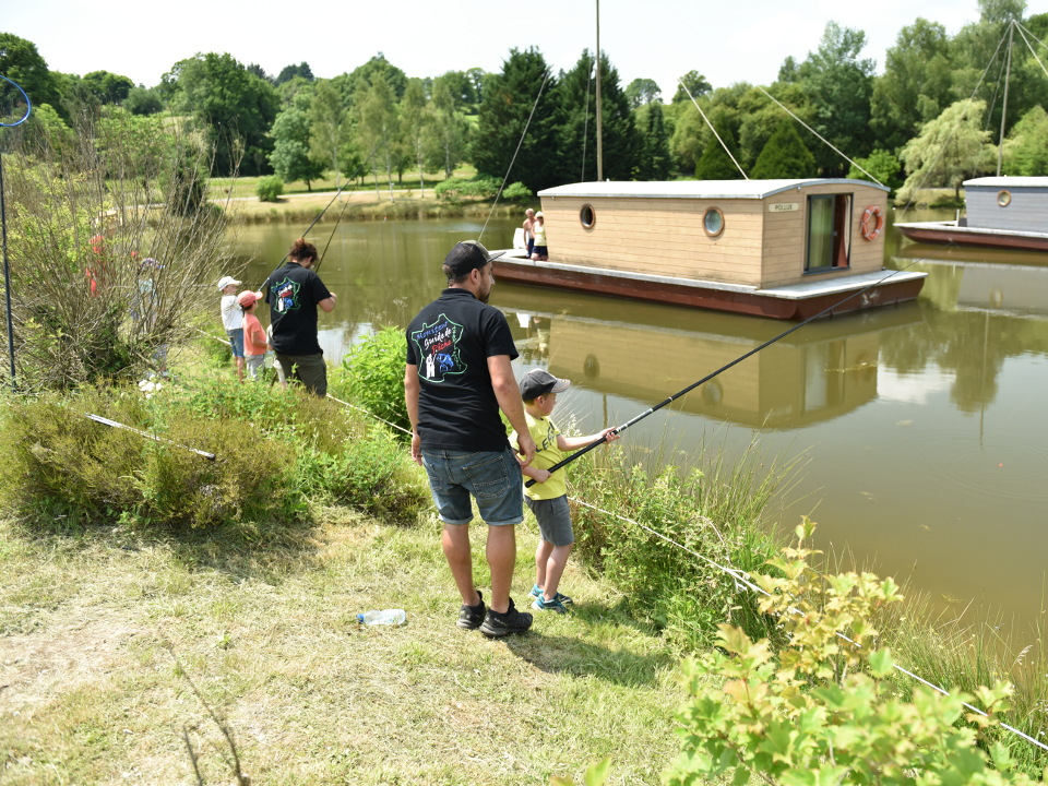 Pêche au coup pour les jeunes du centre de loisir